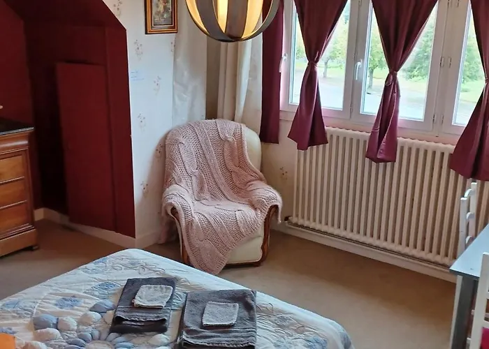 Les 3 chambres de LYLY situées a Brou