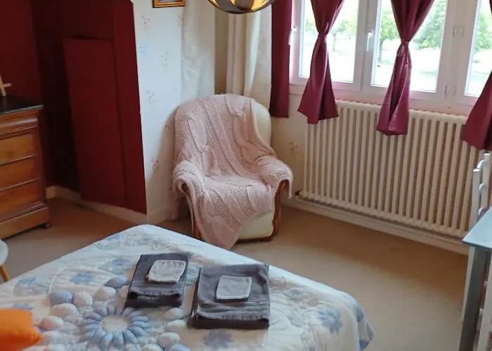 Les 3 chambres de LYLY situées a Brou